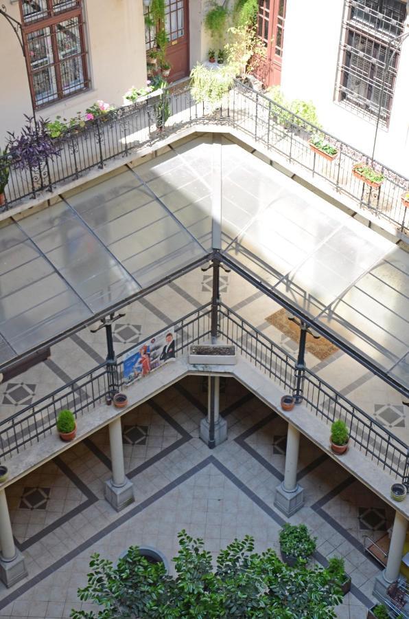 The Training Station Hotel Budapest Luaran gambar