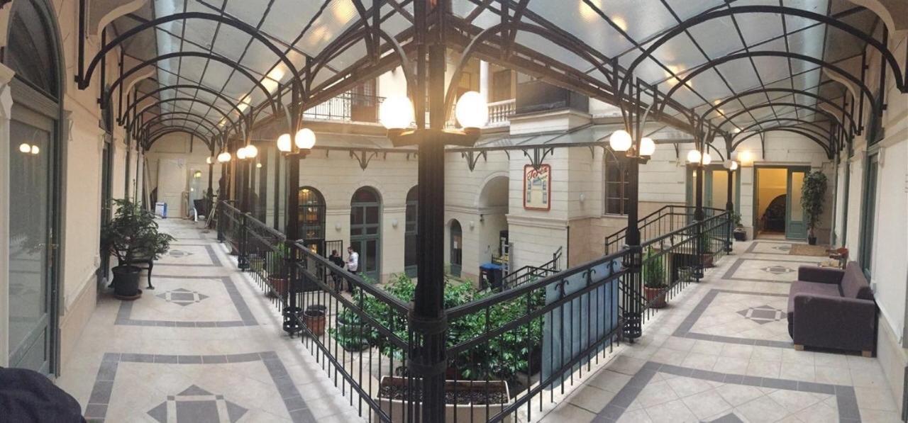 The Training Station Hotel Budapest Luaran gambar